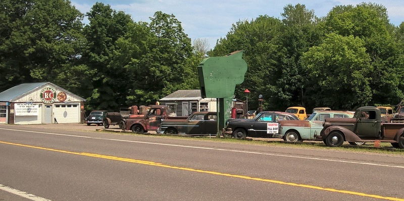 Skyway Court Bar - Sign Now Stands At Mason Motors (newer photo)